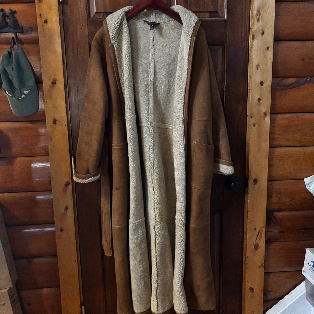 Ralph Lauren shearling coat with hood and belt, 100% suede  size 8